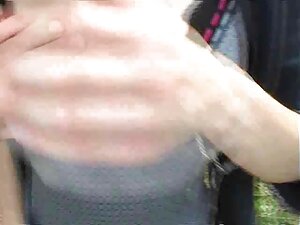 Schönes videos xxx hd free Webcam-Mädchen zeigt ihren Arsch und beginnt, ihre Muschi zu reiben und steckt einen Finger in ihren engen schönen Arsch.